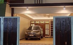 Guest House Omah Ningrat